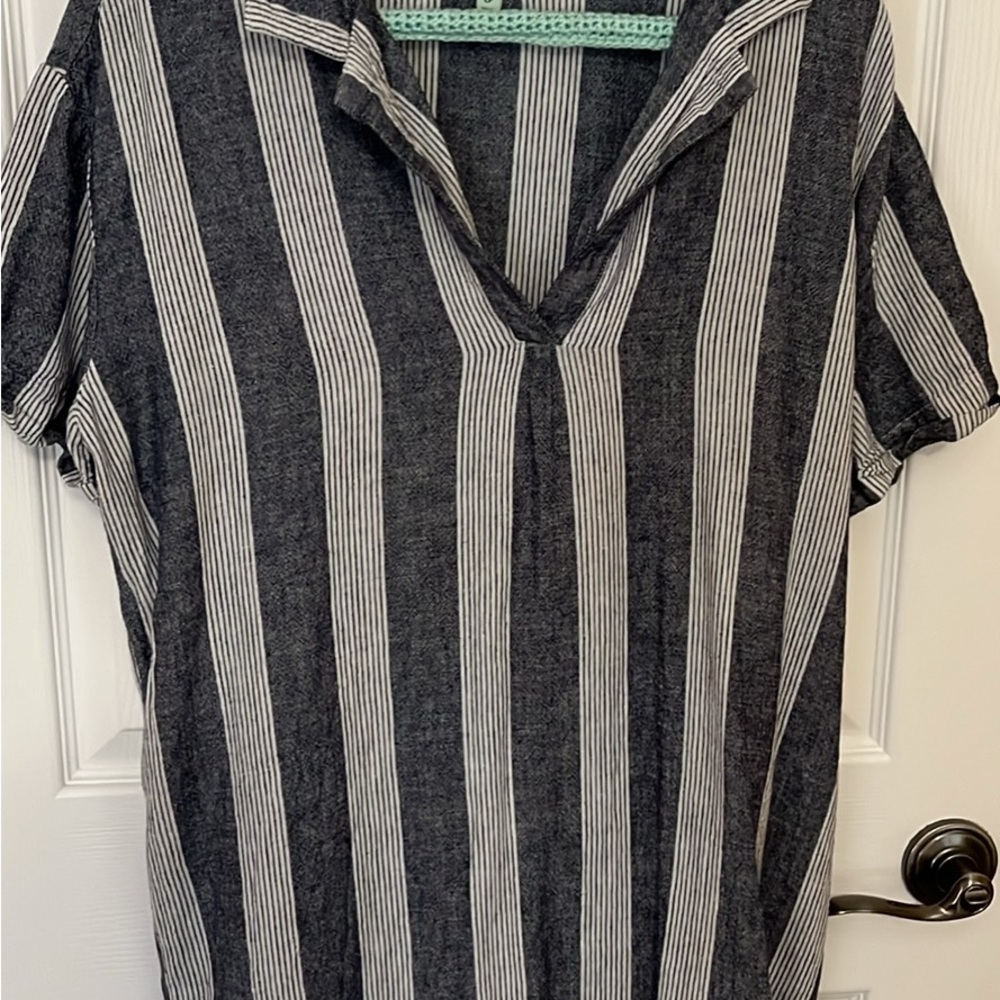 Susina Black Short Sleeve Button Down Shirt with Polo Collar and Relaxed Fit